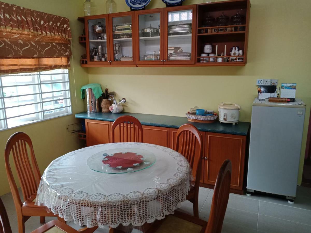 Jazepuri - Jaze 1 Appartement Kuching Buitenkant foto