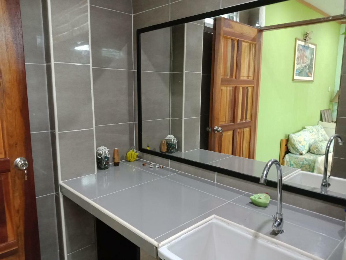 Jazepuri - Jaze 1 Appartement Kuching Buitenkant foto